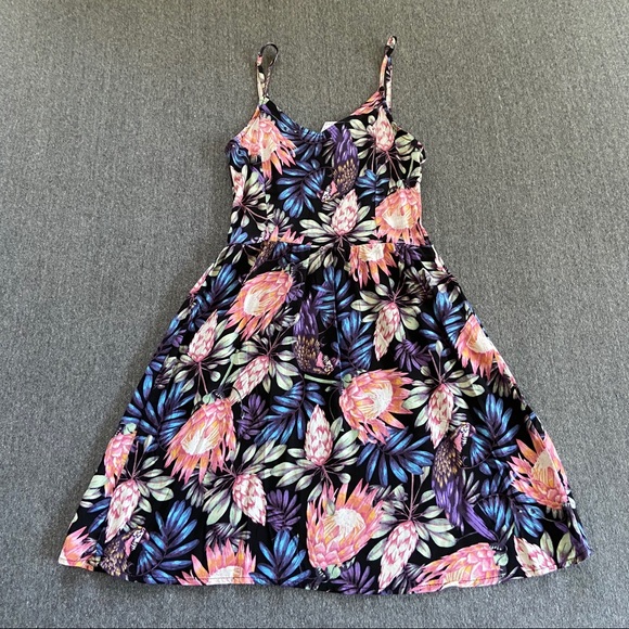 H&M Dresses & Skirts - h&m floral dress